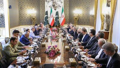 پزشکیان: تقویت روابط پولی و بانکی می‌تواند زمینه‌ساز جهش اقتصادی در روابط دوجانبه ایران و پاکستان باشد