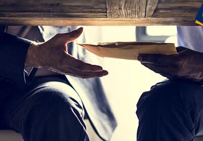 ۲۸۰۰ کارت هدیه فقط نوک ماجرا بود؛ اسامی در راه است!