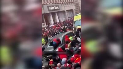 تصادف وحشتناک در جشن خیابانی هواداران لیورپول - پارس فوتبال