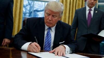 توقف اعمال تعرفه ۵۰ درصدی ترامپ بر اتحادیه اروپا - روزنامه رسالت