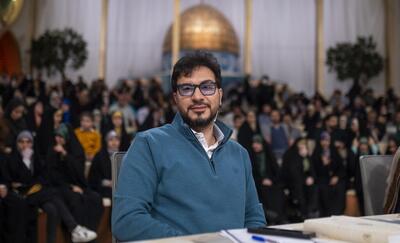 ببینید| استقبال عجیب مردم تانزانیا از قرائت مجری برنامه محفل | رویداد24