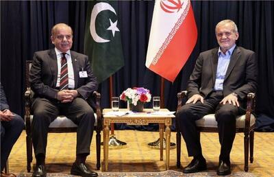 پزشکیان به استقبال شهباز شریف رفت