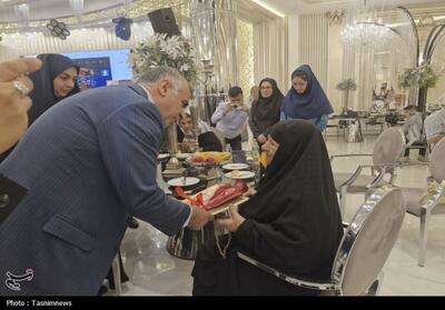 تقدیر از مدال آوران و قهرمانان ورزشی چهاردانگه - تسنیم