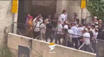 فریاد «مرگ بر اعرابِ» صهیونیست‌ها در قدس