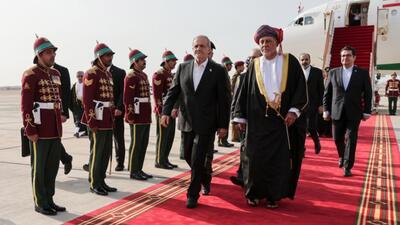 عمانی‌ها با توپ جنگی پذیرای پزشکیان شدند
