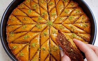 ویدیو| باقلوا با دلار رقابت می‌کند! فروش ۴ میلیونی شیرینی ۷۰۰ هزار تومانی