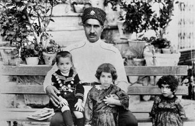 چند عکس از کودکی محمد رضا شاه پهلوی از حدود 1301 تا 1307 خورشیدی