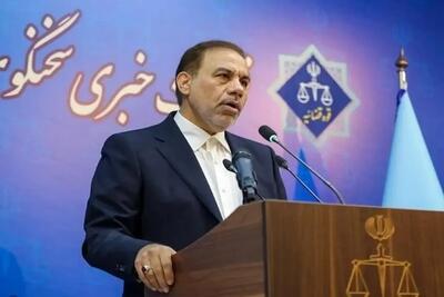 سخنگوی قوه قضاییه: بانک آینده دارای اضافه برداشت غیرقانونی بوده و زیان انباشته بسیار بالایی نسبت به بانک‌های دیگر داشته و از مقررات بانکی تخلف کرده /  از چند سال گذشته وزارت اقتصاد مدیریت این بانک را در اختیار قرار داده و از آن تاریخ، سهامداران نقشی در اداره این بانک ندارند / منتظر هستیم گزارش‌های شورای عالی نظارت واصل شود تا تصمیم نهایی گرفته شود
