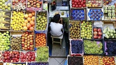 متوسط قیمت میوه در بازار ۱۰۰ به هزار تومان و بالاتر رسید / رئیس اتحادیه میوه و سبزی تهران:  افزایش ۲ تا ۳ برابری هزینه‌های تولید باعث گرانی میوه شده