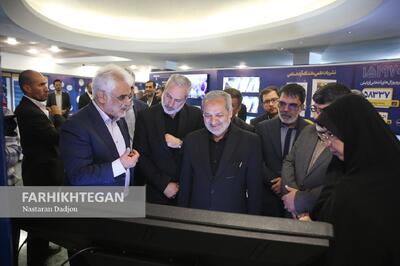 بازدید وزیر آموزش و پرورش از دستاوردهای نمایشگاه روایت تحول