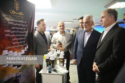 بازدید وزیر جهاد کشاورزی از نمایشگاه روایت تحول