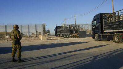 کوچاندن اجباری ساکنان غزه از شمال با توزیع کمک های سرقتی در جنوب