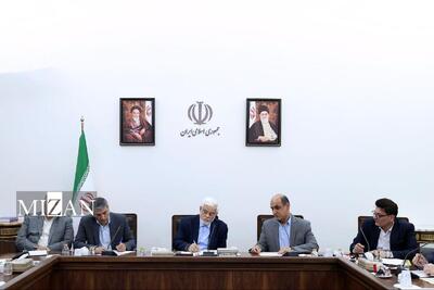 عارف: در هر جایی که سرمایه‌گذار آماده همکاری باشد، دولت حمایت کامل خواهد کرد/ تاکید بر نقش راهبردی گیلان در اتصال با اوراسیا