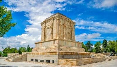 آرامگاه فردوسی مشهد کجاست؟ همه چیز درباره مقبره حکیم توس