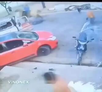 فیلم قمه کشی سوارکار اسب در سطح شهر