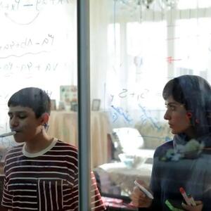 زن و بچه سعید روستایی از نگاه منتقدان خارجی/ بازی بی‌نظیر ایزدیار