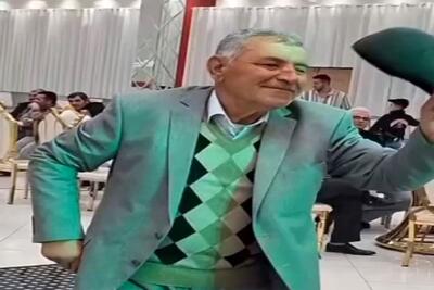 آواز شاد؛ پیرمرد فرفره بهترین رقص باباکرم تاریخو به اسم خودش زد عمو سر پیری شکوفا شده