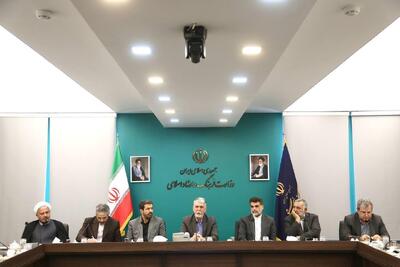 صالحی: مفاخر، خطوط ارتباطی نسل‌ها هستند/ آیت‌الله بهاری همدانی جایگاه مهمی در جریان اخلاقی، تربیتی و سلوکی دارند