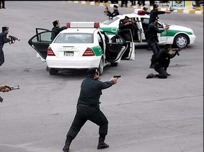 قاتل ۴ نفر در خیابان منوچهری شیراز با ضرب گلوله پلیس دستگیر شد + فیلم - ویدائو مگ