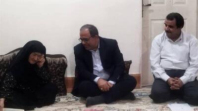 دیدار فرماندار بوشهر با مادر شهید والامقام عیسی قاسمی