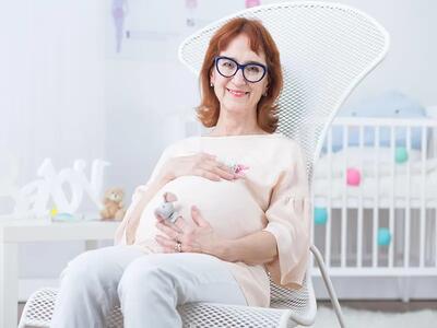 ۸ توصیهٔ مؤثر برای تسکین کمردردهای بارداری