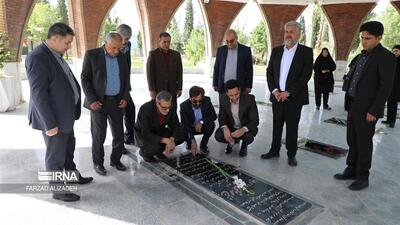 مدیرعامل ایرنا به مقام شامخ شهدای ایلام ادای احترام کرد