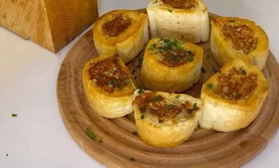 طرز تهیه سوسیس تخم‌مرغ با پنیر پیتزا