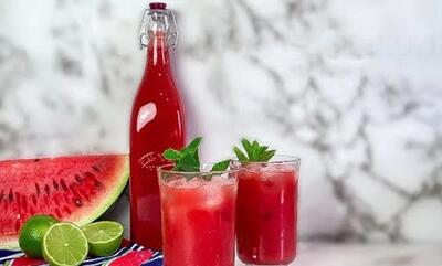 طرز تهیه آب هندوانه در مخلوط کن / تا ماه ها آب هندوانه داری