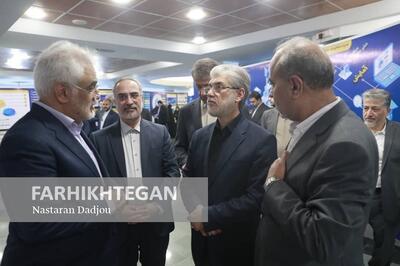 نمایشگاه «روایت تحول» را  ادامه دهید