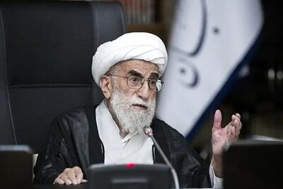 خواص جامعه در صحنه‌های سرنوشت‌ساز حضور آگاهانه داشته باشند