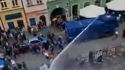 پلیس لهستان کلافه از هواداران چلسی - پارس فوتبال