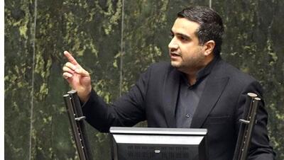 ۶۰۰ کیلومتر لوله قاچاق سوخت کشف شده بعد شما می‌آیید به کامیوندار ها تهمت میزنید/متأسفانه حواس‌های مارا پرت کردند به شیطان بزرگ (آمریکا) و شیاطین کوچک(مسئولان داخلی) را فراموش کردیم!