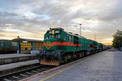 برخورد مرگبار قطار با عابران کنار ریل در کاشان