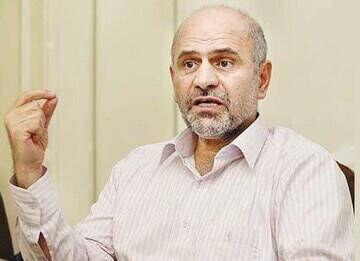فرشاد مومنی: پزشکیان سیاست های تورم زا اجرا می کند؛ ۸۵ میلیون ایرانی باید یقه او را بگیرند
