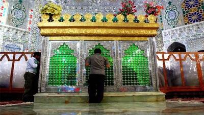 مراسم غبارروبی و عطرافشانی  امامزاده میرعلی بن الحسین (ع) لار + فیلم