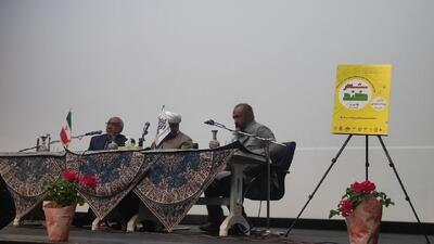 برگزاری عصر شعر طنز سُقُلمِه در شهرکرد