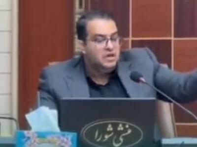 انتقاد تند عضو شورای شهر بندرعباس از رفتار شهردار