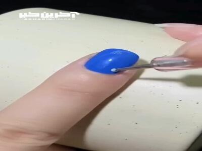 طراحی ساده و جذاب ناخن با طرح گل