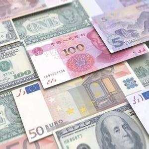 بازار ارز تجاری به ۱۲ میلیارد دلار معاملات دست یافت