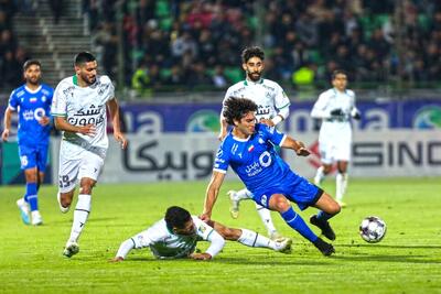 سکوهای جنگ/ نبرد هواداران استقلال و ملوان ورزشگاه را به آشوب کشید