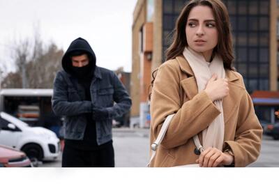 استاکر به چه کسی گفته می شود و چگونه با آن مقابله کنیم؟