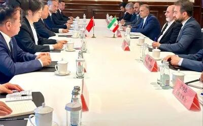 تأکید ایران و چین بر ارتقای همکاری‌های دو کشور به سطح راهبردی