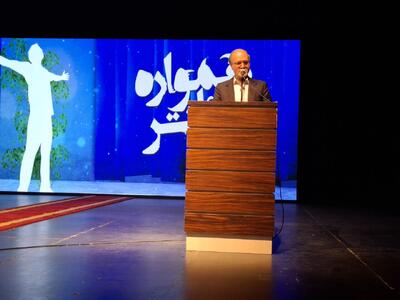 مشاور وزیر فرهنگ: تشکیل جامعه سعادتمند رسالت هنرمند تئاتر است