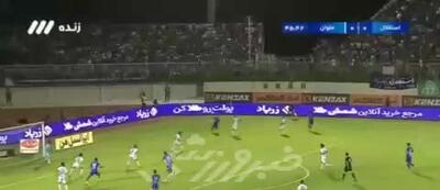 ضربه سر خطرناک رامین رضاییان به دروازه ملوان