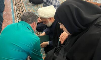 بررسی پرونده یک ارباب رجوع در حرم امام رضا (ع) توسط اژه‌ای