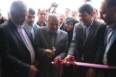 وزیرآموزش و پرورش دبستان پسرانه ۶ کلاسه سرجاز جیرفت را افتتاح کرد
