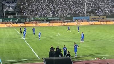 اعتراض رامین و ایمان عالمی به عوامل برگزاری بازی - پارس فوتبال