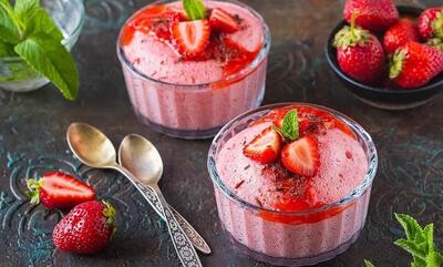 طرز تهیه پودینگ توت فرنگی مجلسی + فیلم - سبک ایده آل