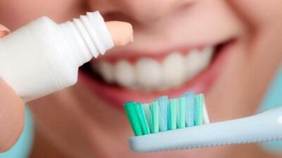 🦷 عادت‌های اشتباه که به دندان‌ها آسیب می‌زنند - سبک ایده آل