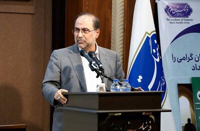 باید نگاه سنتی به علم را کنار بگذاریم/ بی‌مهری به نخبگان، مانع پیشرفت کشور است